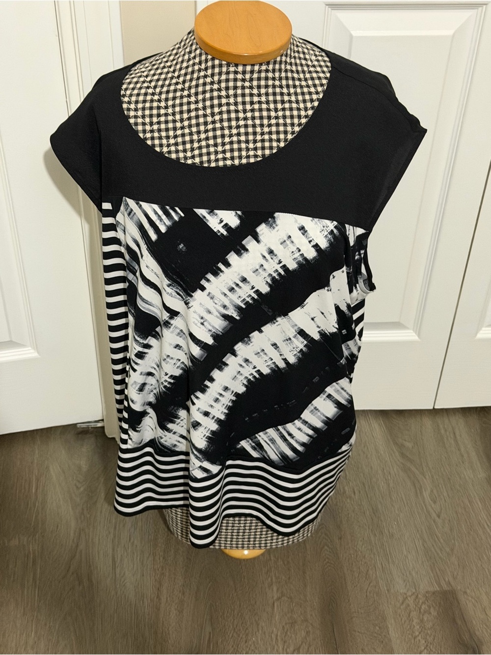 Nwt Calvin Klein Black & White Printed Short Sleeve Women's Top 2x